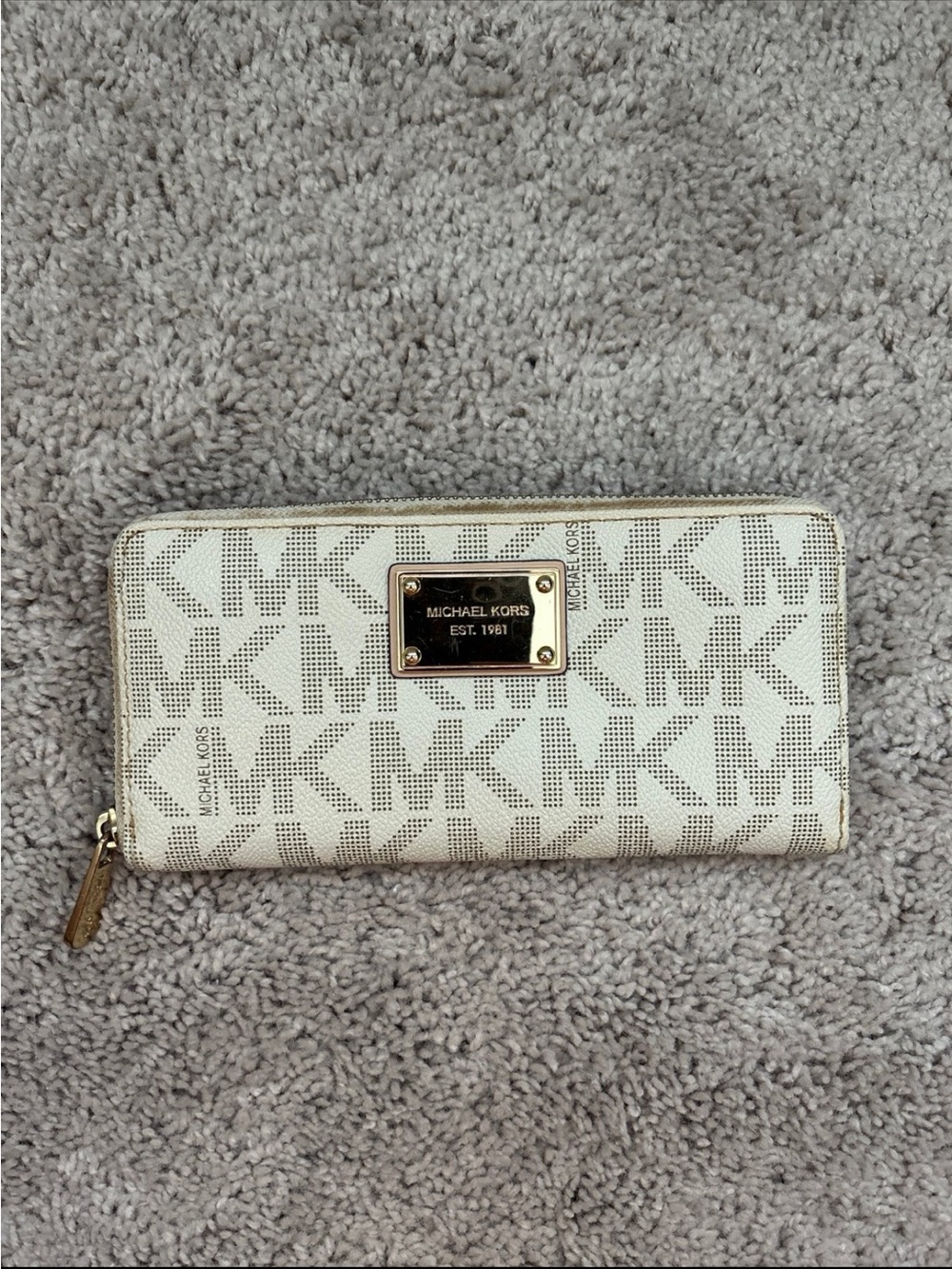 Michael Kors Vanilla ZA Continental Zip Wallet
